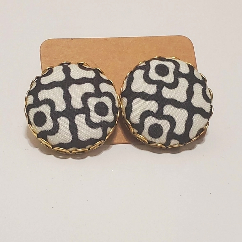 Plunder Earring. 🌴